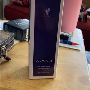 Younique you.ology liquid makeup remover